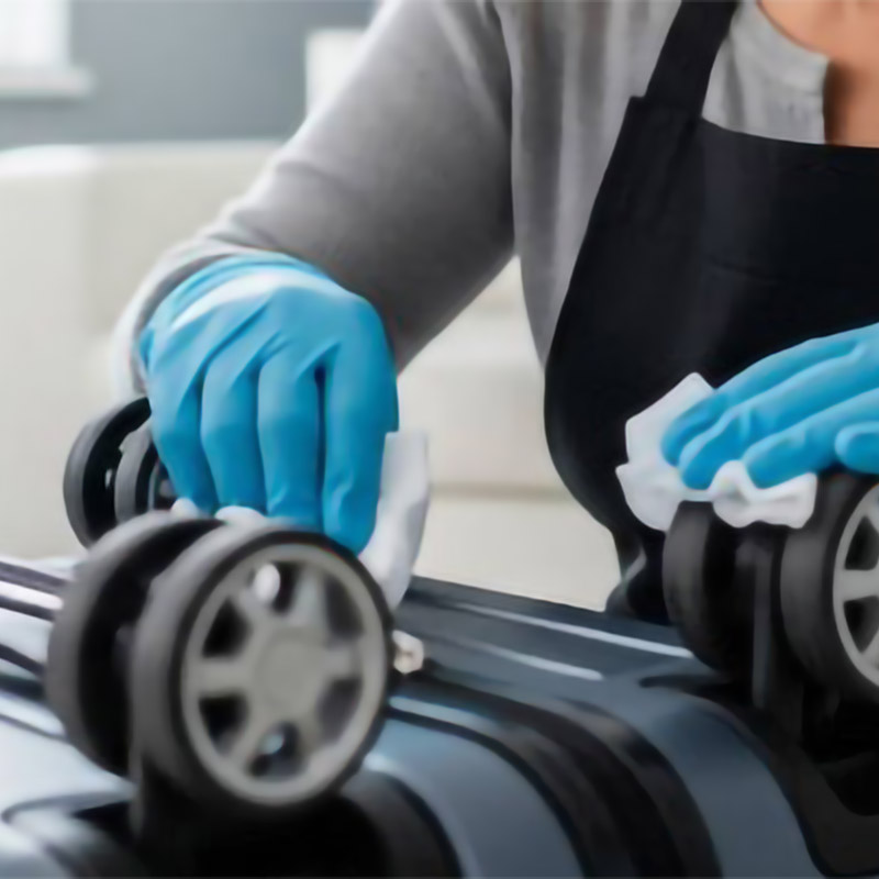 Các bước cơ bản để làm sạch và chuẩn bị vali nhựa